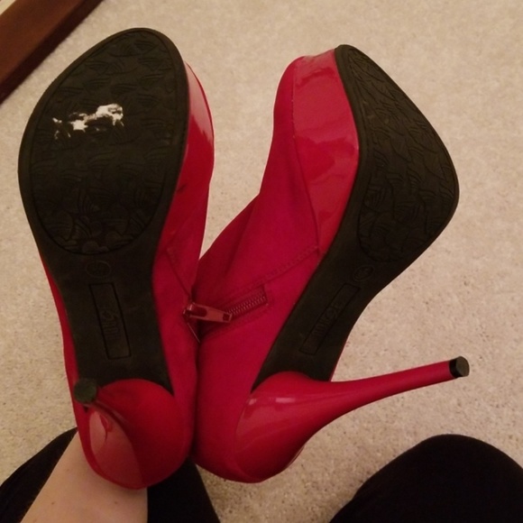 Red Booties worn 1hr size 7 - Picture 4 of 4
